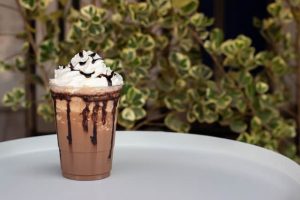 5 Unterschiede zwischen Frappes und Frappuccinos