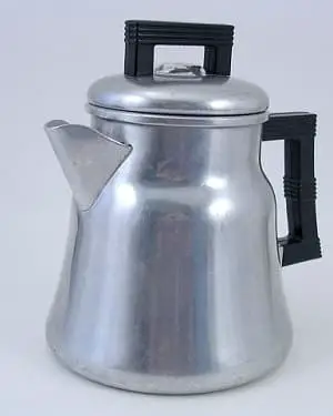 Wie sich ein Perkolator von einem Moka Topf unterscheidet