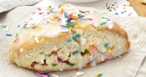 1676278165 Geburtstagstorte Strudel